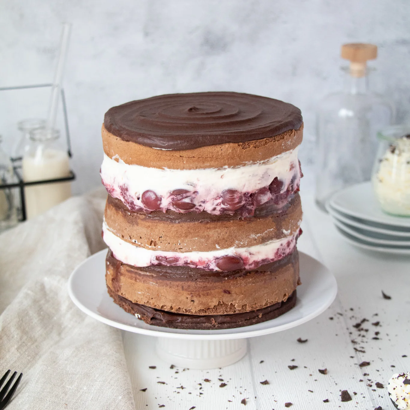 Modern-Black-Forest-Cake-coucoucake