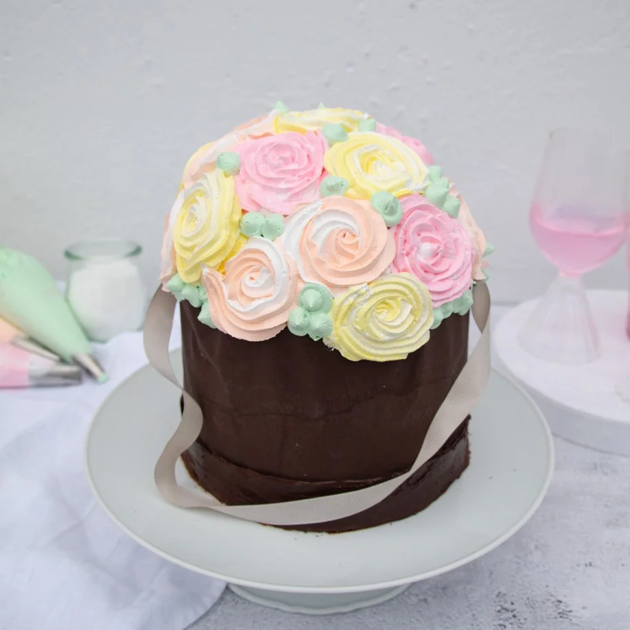Rosenbox-Torte-Valentinstag-Torte-coucoucake (1)