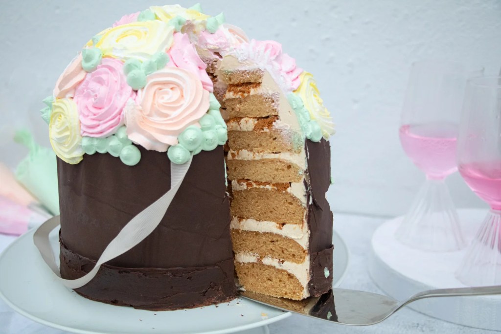 Rosenbox-Torte-Valentinstag-Torte-coucoucake (12)