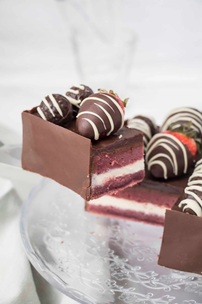 Valentinstag-Torte-Pralinenschachtel-Torte-zwei-Varianten-coucoucake