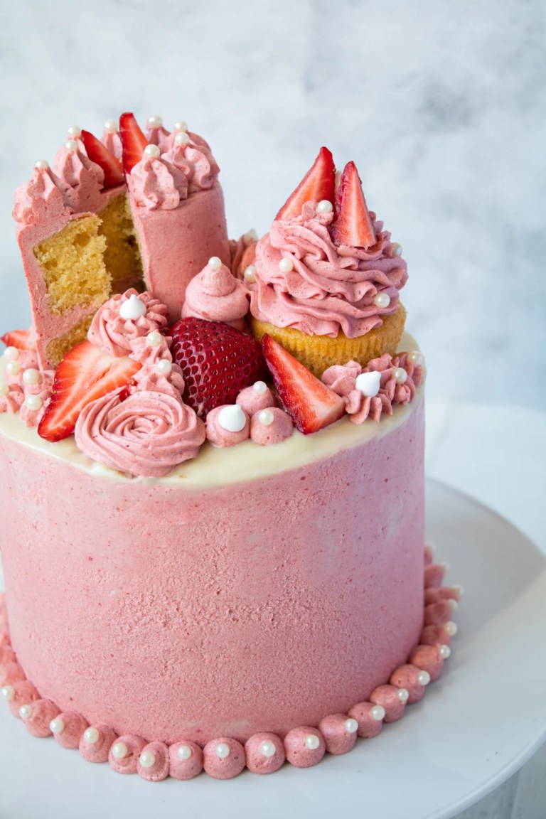 Fresh Strawberry Cake - Cooking Classy
